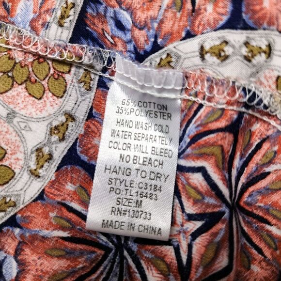 Umgee Lace Embellished Tile Print Top Size Medium - Picture 7 of 7